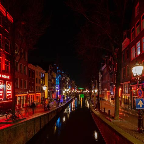 Red Light District Amsterdam: All You Must Know in。